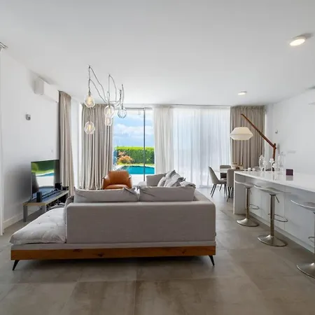 Coral Bay *