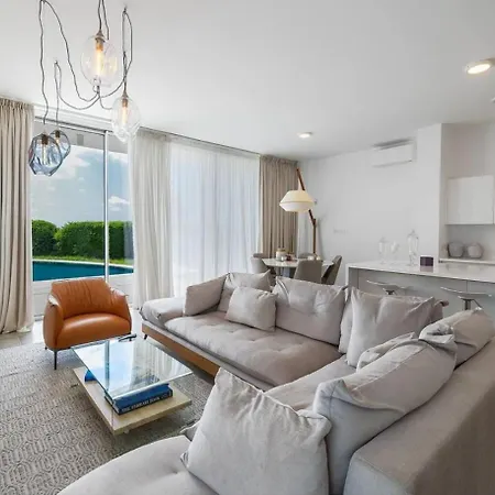 Coral Bay Villa